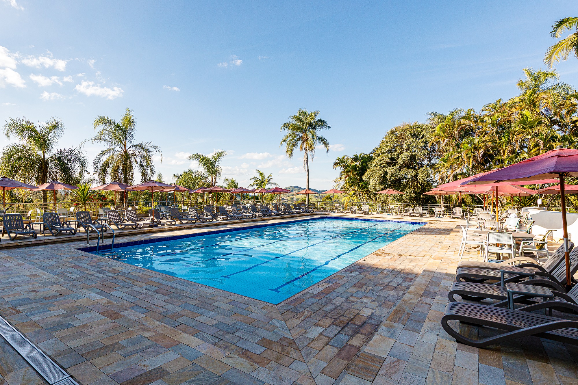 Verão em Serra Negra: resort histórico aposta em lazer completo e piscinas aquecidas para a alta temporada