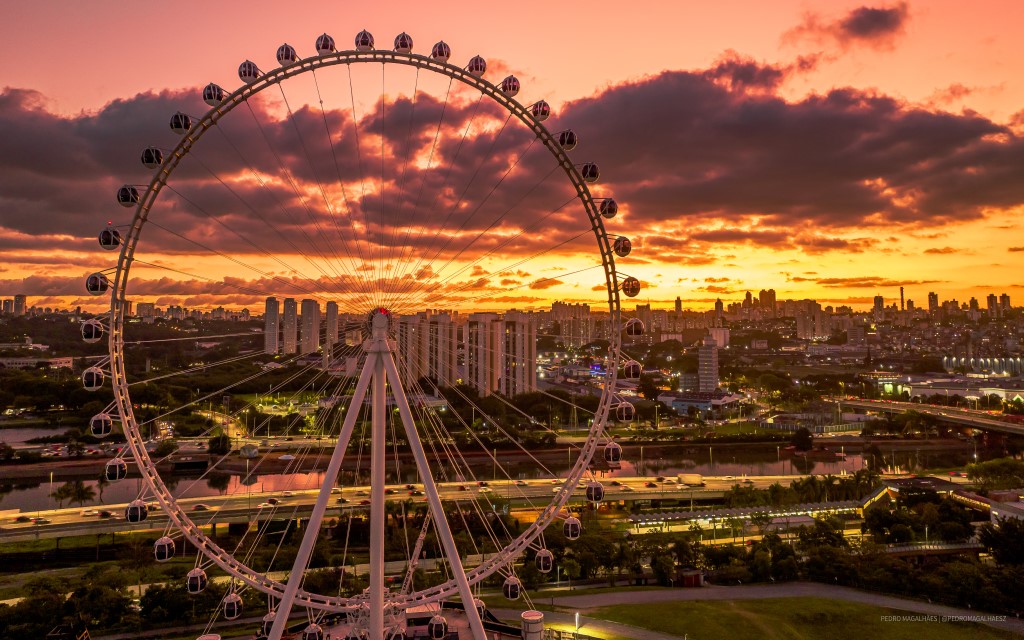 Nas alturas: Conheça a Roda Rico, a maior roda-gigante da América Latina
