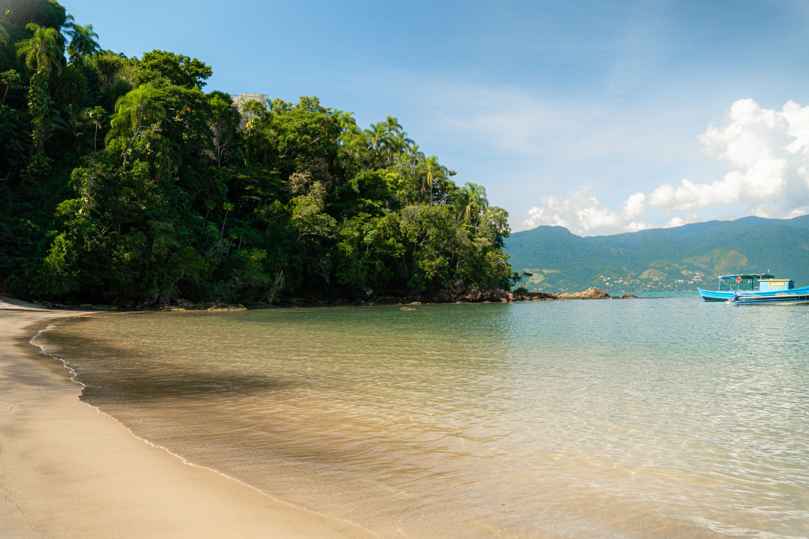 Cinco programas para aproveitar o final do verão em São Sebastião