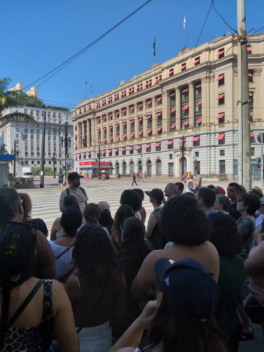 No clima da Copa: Centro de São Paulo reúne experiências esportivas, dança e encontro de colecionadores em maio