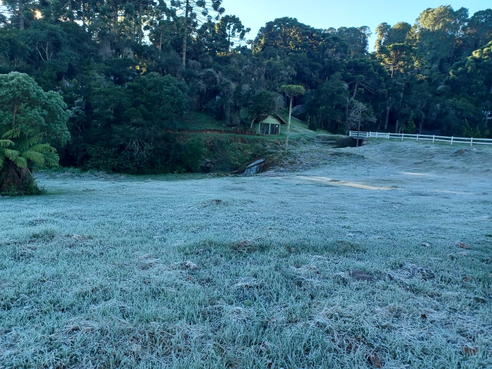 Com frio abaixo de zero, Monte Verde inicia aquecimento para a alta temporada