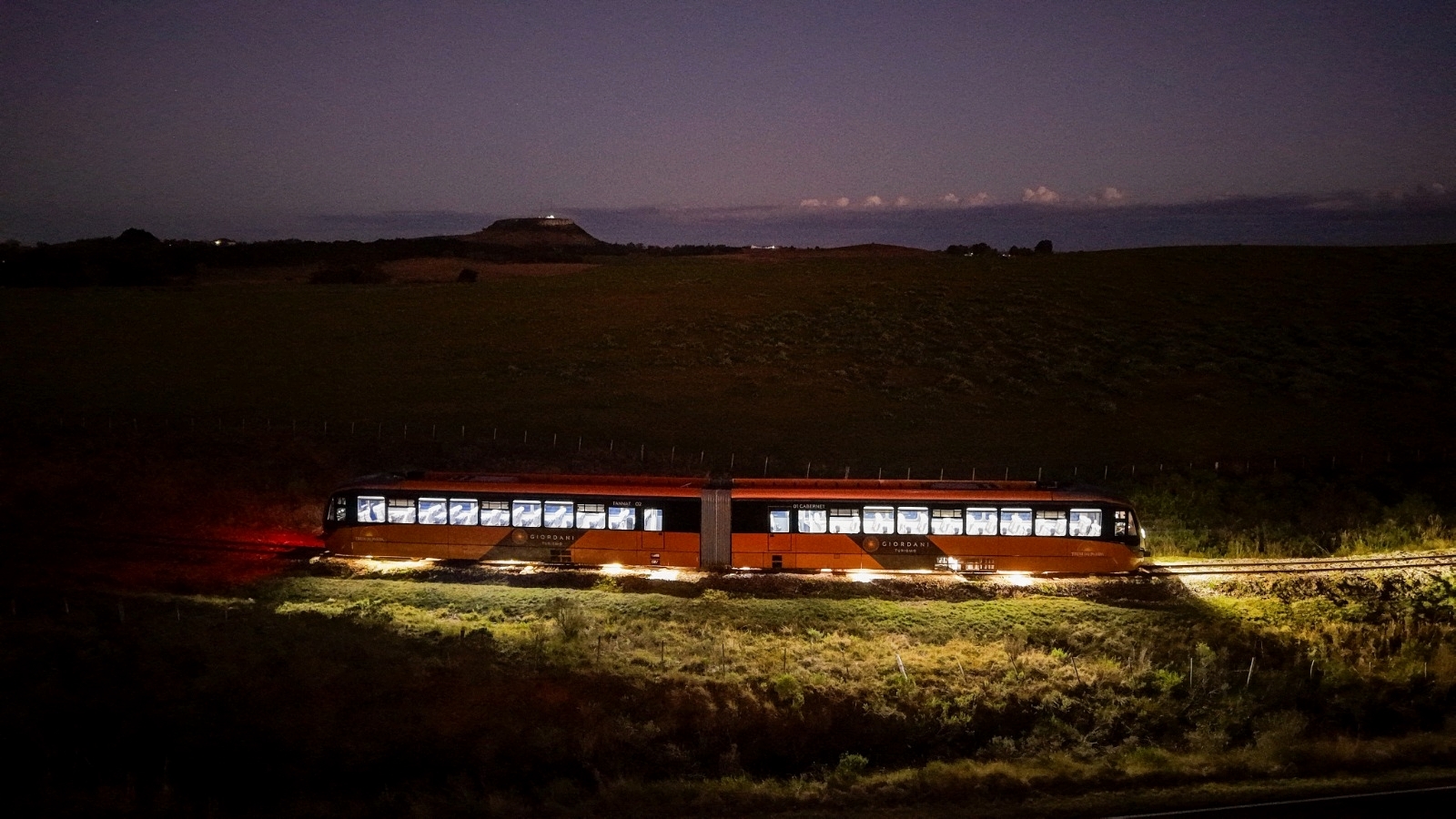 Novo tour do Trem do Pampa une vinhos, sabores e paisagens da Campanha Gaúcha