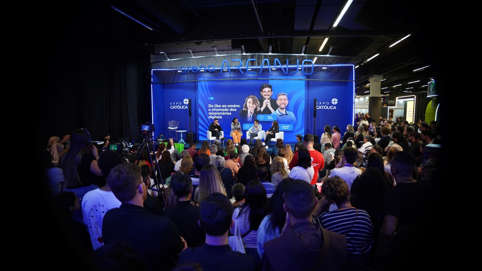 Agência Arcanjo expande participação na maior feira católica do mundo com debates sobre o futuro da evangelização