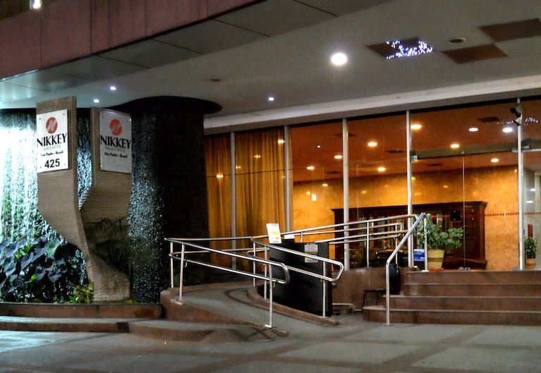 Pacote do Nikkey Palace inclui hospedagem e traslado para fãs do BTS em São Paulo