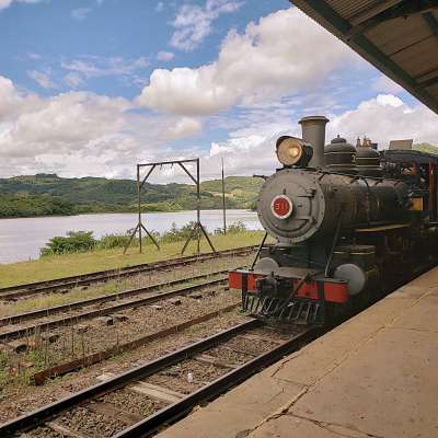 Trem Caiçara: Experiência teatral na ferrovia